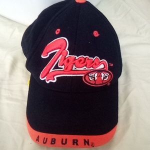 Auburn University Nike $28  1 sz + Free scarf or hat.